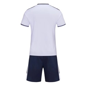 Meilleures ventes d'uniformes de football en polyester 100% pour hommes, t-shirts à manches courtes, shorts, ensembles d'entraînement en plein air sublimés avec service OEM - Product Image 3