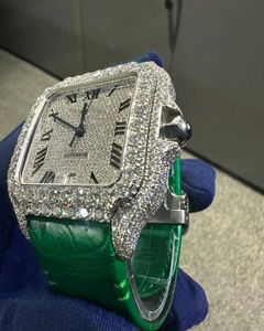 นาฬิกาหนังแท้สีเขียวประดับเพชรโมอิสซาไนต์ ของแท้ ขายส่ง ราคาพิเศษ ของที่ระลึกสุดหรูสำหรับผู้ชายและผู้หญิง มีจำหน่ายแล้ว - Product Image 2