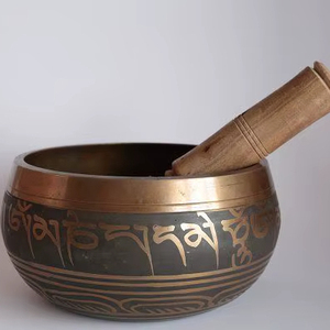 ชามดนตรีทองเหลืองพร้อมดีไซน์โบราณเหมาะสำหรับฟังก์ชั่นทางศาสนาวัดใช้รักษาพิธีกรรมและการทำสมาธิทางจิตวิญญาณ - Product Image 1