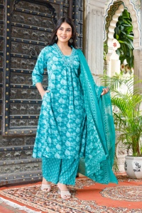Vêtements ethniques indiens à la mode Ensemble Kurta imprimé élégant pour femmes Kurta en coton prêt à l'emploi pour une tenue décontractée aux prix de gros - Product Image 5
