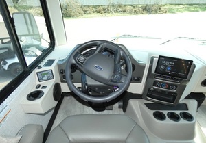 Nuevo Autocaravana de Lujo T-h-o-r Motor C-o-a-c-h Wi-n-d-s-p-o-r-t 35M 2025, Capacidad para 4-6 Personas, Vehículo con Emisiones Euro 6 - Product Image 2