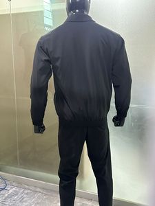 ชุดวอร์มกันลมผ้าไนลอนหนานุ่มแบบมีฮู้ดสำหรับผู้ชาย พร้อมกางเกงขาสั้น  รับสกรีนโลโก้ คุณภาพสูง - Product Image 2