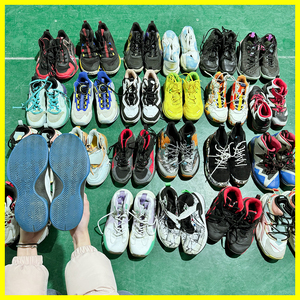 Commercio all'ingrosso usato di marca <span class=keywords><strong>scarpe</strong></span> da basket Bundle di seconda mano <span class=keywords><strong>scarpe</strong></span> da basket di seconda mano <span class=keywords><strong>scarpe</strong></span> da calcio in balle - Product Image 5