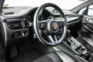 LIMPIO USADO 2023 P o r s c h e Macan AWD - Product Image 5