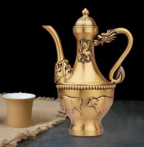 Pichet en cuivre au design antique fabriqué à la main avec du métal de qualité supérieure à bas prix pour des intérieurs rustiques et vintage - Product Image 6