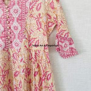 Hermoso vestido floral de algodón con estampado de bloques Vestido para ropa informal Vestido con estampado de bloques a mano - Product Image 2
