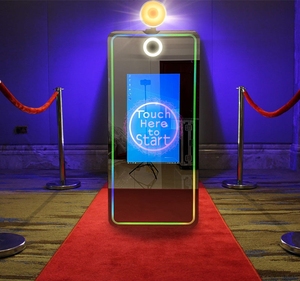 Cabina de Fotos con Espejo Mágico de 65 Pulgadas, con Impresora, Anillo de Luz y Función <span class=keywords><strong>Selfie</strong></span>, Ideal para Fiestas y Eventos - Product Image 1