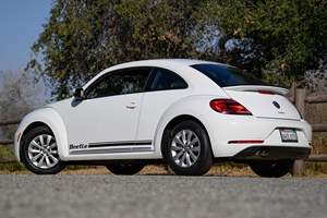 Volkswagen Beetle Coupé d'occasion de 2019, environ 18 500 miles, modèle de fin d'année, provenance Californie, non modifié - Product Image 3