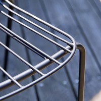 Chaise de jardin moderne en acier inoxydable noir, imperméable, avec pieds coniques, par Sukavina