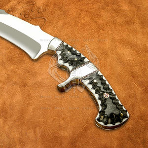 Acero D2 hecho a mano personalizado-Cuchillo de caza Bowie Full Tang Sub Hilted con Funda de cuero, agarre ergonómico de micarta, regalo ideal - Product Image 4