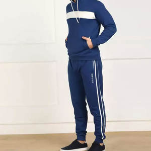 Conjunto de 2 Piezas de Camiseta con Cierre de Nailon y Poliéster de Verano con Logotipo de Diseño Personalizado OEM para Hombre, Conjunto de Sudadera con Capucha y Pantalones Deportivos - Product Image 3