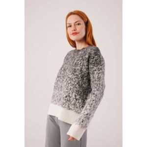 Pull décontracté noir en tricot orné de pierres en forme de pommier de neige, vente en gros - Product Image 6