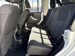 Jeep Wrangler Unlimited Sahara 4x4 d'occasion propre 2017 - Product Image 6