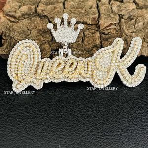 Pendentif Lettre Unisexe Personnalisé Plaqué Or 10K et Rhodium, Sertie de Diamants de Laboratoire Taille Ronde Brillante, Style Hip Hop - Product Image 1