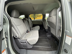 Toyota Sienna LE 2021 Usada, LHD/RHD, 8 Pasajeros, Tracción Delantera, ¡Entrega Rápida! - Product Image 4