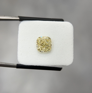 เพชรธรรมชาติทรงคุชชั่น น้ำหนัก 2.01 กะรัต สีเหลืองอมน้ำตาล ความสะอาดระดับ SI1 ขัดเงาแบบ VG สมมาตร 59% คุณภาพดีที่สุด - Product Image 1