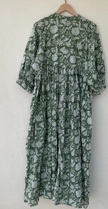 Hermoso vestido de algodón floral bohemio para mujer, Vestido largo de verano con cuello en V estampado de bloques, estampado floral lavable - Product Image 2