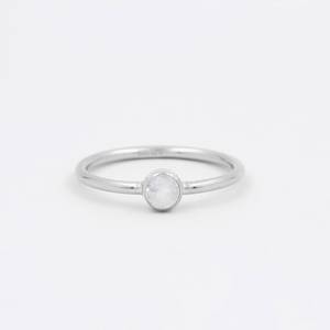 Mayorista de joyería fina Conjunto de bisel de corte redondo Piedra lunar Piedra preciosa Anillos de boda de lujo para mujeres Hecho en plata esterlina - Product Image 2