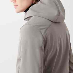 Vestes coupe-vent pour hommes Imperméables Protection solaire Veste de sport en nylon personnalisée pour la course à pied et le camping - Product Image 3