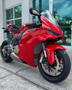 Motocicleta de Aventura Doble Propósito de Gran Capacidad, 1300–1400cc - Product Image 3