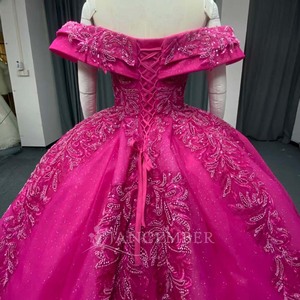 ANY269 Hermoso Vestido de Quinceañera Color Fucsia con Lentejuelas y Hombros Descubiertos - Product Image 5