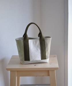 กระเป๋าโท้ทหนังสุดชิคสำหรับทุกวันพร้อมสายรัดที่สวยงามและสะดวกสบาย - Product Image 1