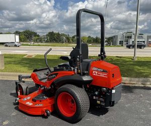 เครื่องตัดหญ้าแบบ Zero-Turn ยี่ห้อ Kubota รุ่น ZD1211 มือสอง มีจำหน่าย เหมาะสำหรับการตัดหญ้า บำรุงรักษาสนามหญ้า และจัดสวน - Product Image 1
