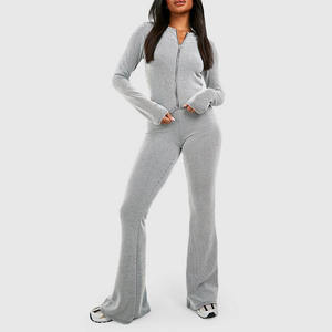 ชุดเซ็ทสองชิ้นสำหรับผู้หญิง ทรงเข้ารูป กางเกงขาบาน ชุดลำลองแฟชั่นสตรีทแวร์ - Product Image 1