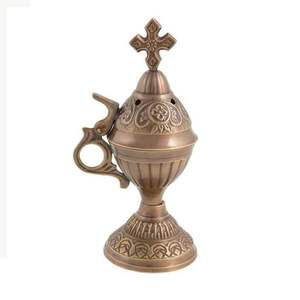 Graver Designer Vente en gros Brûleur d'encens de luxe doré Croix sur le dessus Cadeaux en métal et artisanat Diffuseur d'encens le plus vendu pour la maison - Product Image 2