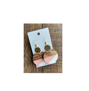 Prix de gros Boucles d'oreilles en résine de bois pour femmes, fêtes de mariage, bijoux de mode, boucles d'oreilles en résine de bois de luxe, fabrication artisanale, designer - Product Image 5
