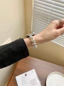 Correa <span class=keywords><strong>de</strong></span> Reloj Hecha a Mano con Cuentas <span class=keywords><strong>de</strong></span> Estrella <span class=keywords><strong>de</strong></span> Aleación <span class=keywords><strong>de</strong></span> Zinc para <span class=keywords><strong>Apple</strong></span> <span class=keywords><strong>Watch</strong></span>, Correa Elástica <span class=keywords><strong>de</strong></span> Moda para Reloj Inteligente con Diseño <span class=keywords><strong>de</strong></span> Estrella para Mujer - Product Image 1