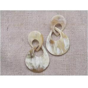 ต่างหูทรงนางฟ้า งานแกะสลักด้วยมือ ทำจากเขาควายแท้ คุณภาพดีเยี่ยม เป็นมิตรกับสิ่งแวดล้อม หรูหรา ทันสมัย สำหรับผู้หญิงและเด็กผู้หญิง ทำจากวัสดุธรรมชาติ 100% - Product Image 1