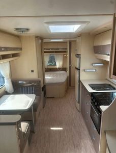 Achetez des caravanes de voyage de luxe entièrement équipées, propres et très vendues, disponibles en taille familiale. Achetez des caravanes propres et bon marché. - Product Image 5