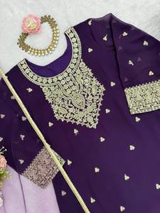 Traje Sharara con Bordado Intenso Royal Plum para Mujer, Kurti de Diseñador con Dupatta de Red, Perfecto para Fiestas y Bodas - Product Image 2