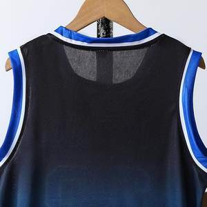 Ropa deportiva de baloncesto de secado rápido de diseño personalizado para hombre, uniformes de baloncesto hechos a medida transpirables OEM, estilo de conjunto - Product Image 4