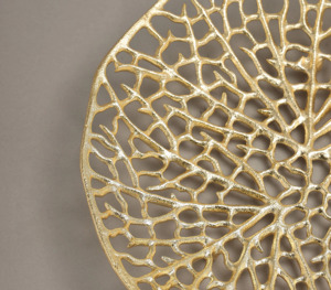 Bandeja de servicio de metal de hoja decorativa de lujo, plato chapado en oro en diseño moderno, plato de fruta usado para Cocina - Product Image 3