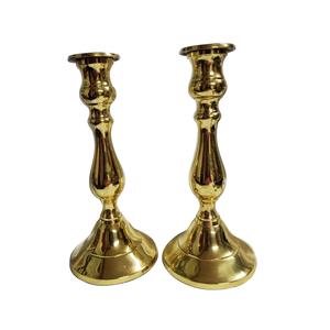 Bougeoir en métal au design exclusif avec ensemble de finition personnalisé de 2 bougeoirs pour centres de table - Product Image 1