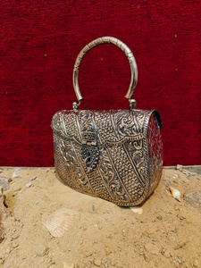 Antique Silver Metal Top Handle Evening <b>Clutch</b> <b>Bag</b> Womens Luxury Wedding Party Engraved Statement Handbag Export Quality <b>clutch</b> - Product Image 3