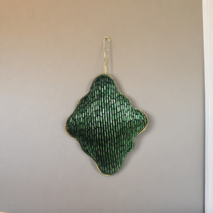 Vente en gros d'ornements de broderie perlés en forme d'arbre de Noël au design agréable Décoration de la maison festive suspendue pour les vacances pour les vêtements - Product Image 5