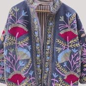 Chaqueta de Terciopelo Azul Suzani, Prenda Étnica Bohemia Bordada, Abrigo Bohemio para Festivales, Chaqueta Corta Bordada Estilo Boho de la India - Product Image 6