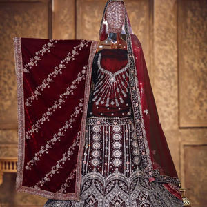 Lehenga en velours de qualité supérieure marron rouge foncé avec broderie Jarkan complète 1.2M de long Choli 2.5M Dupatta 3M Flair pour les fêtes d'hiver - Product Image 1
