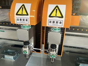 Machine de découpe de coques de bagages CNC à 10 axes de haute précision pour la production de valises en Inde - Product Image 4