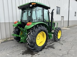 2024 Johnn Deere 5067E Mini Tractor 4WD Rueda 160HP Potencia nominal 4x4 Tipo de accionamiento para uso agrícola - Product Image 4