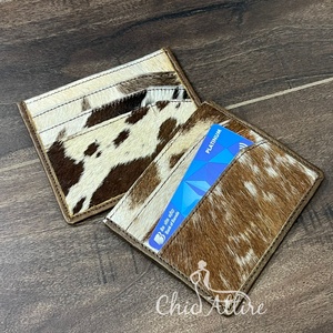 Venta superior Hombres y mujeres Elegante billetera delgada RFID Estuche para tarjetas múltiples de cuero de vaca personalizado con características de documentos Patrón personalizado - Product Image 1