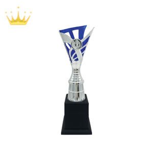 Trofeo de plástico ecológico ligero exclusivo azul plateado Premio duradero personalizable para artesanía académica deportiva corporativa - Product Image 1