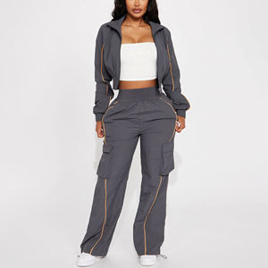 Ensemble survêtement femme 100% nylon, veste zippée courte et pantalon, couleur unie, impression personnalisée sur écran, ensemble de jogging pour femmes - Product Image 3