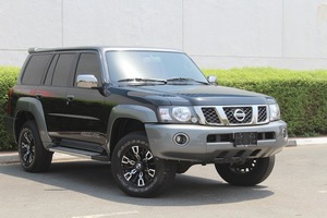 <span class=keywords><strong>Nissan</strong></span> Super Safari V8 4WD 2023 Noir, Voiture d'occasion toutes options, Prête à être expédiée dans le monde entier - Product Image 2