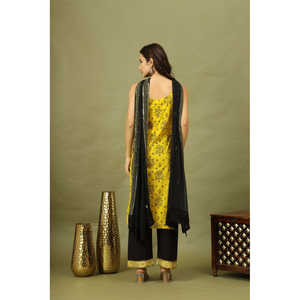 Kurta de algodón bordada a mano con diseño Bandhani para mujer, con pantalón palazzo de rayón y dupatta, traje salwar indio. - Product Image 6