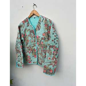 Veste bomber réversible en coton matelassé style bohème avec patchwork floral et logo personnalisé, taille XL - pour le printemps et l'automne - Product Image 4