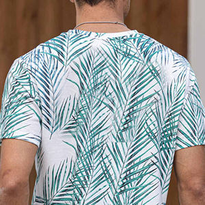 Conjunto de dos piezas de verano para hombre personalizado OEM Camiseta de algodón transpirable y pantalones cortos sublimados para mayor comodidad - Product Image 2